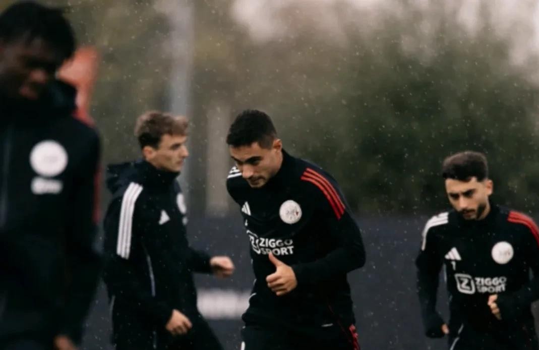 包含今晚阿贾克斯外线爆发：欧冠节点到来，气氛紧张，控场能力受关注的词条